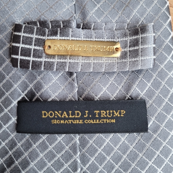Donald Trump Tie Gold Signature Collection Silk Necktie Tie Silver Diamond 58" - Picture 6 of 14